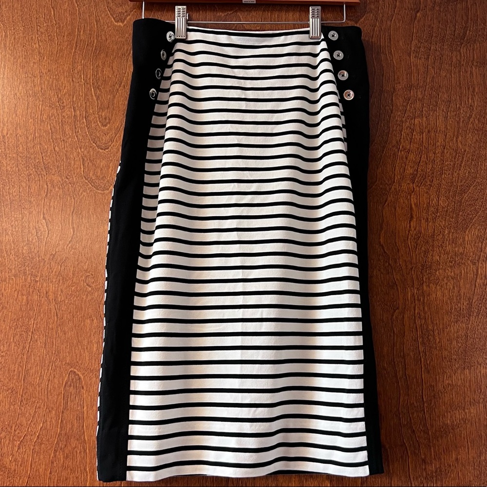 White House Black Market striped skirt fully lined. Slit in back. Size 4